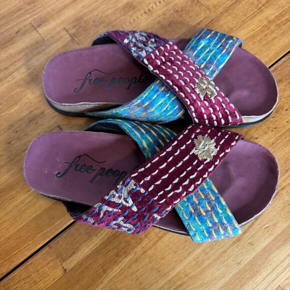 Free People Wildflowers Embroidered Tapestry Cross Band Slip On Slide Sandals 37 - Picture 3 of 5